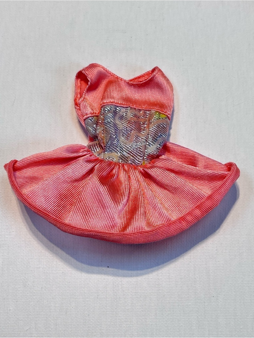 ⭐️3 for 20 Vintage Mattel Barbie coral Pink ribbed & Metallic Silver Party D